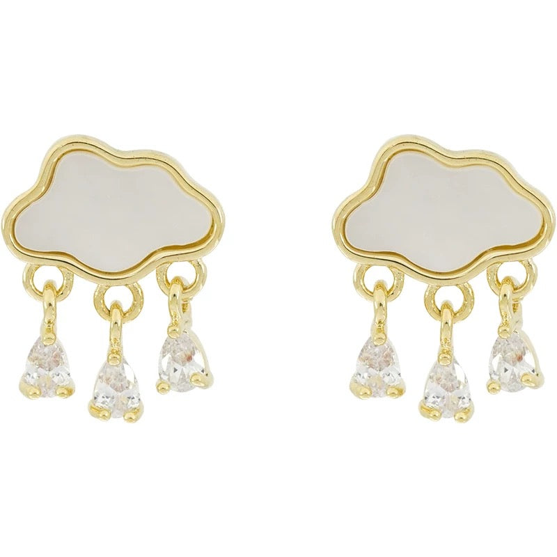 Mini cloud earrings in gold tone