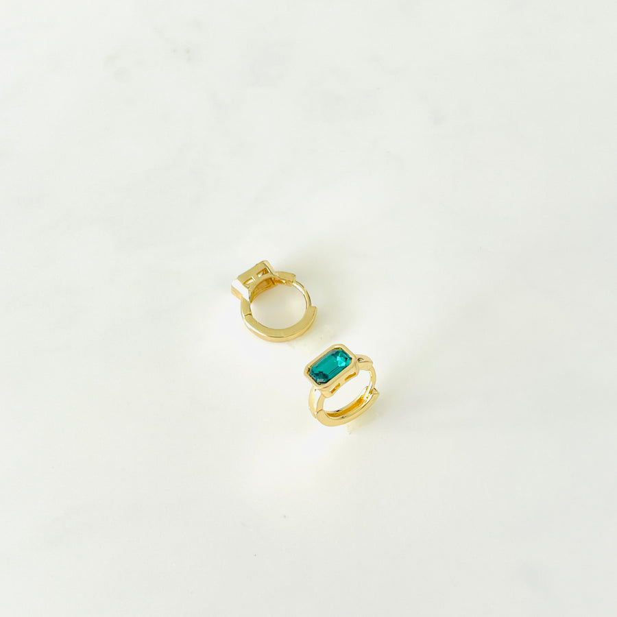 Green gem Huggie earrings in gold tone