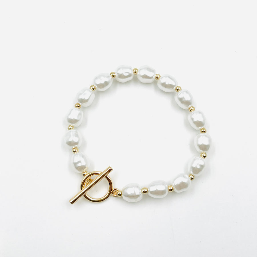 Chunky pearl bracelet