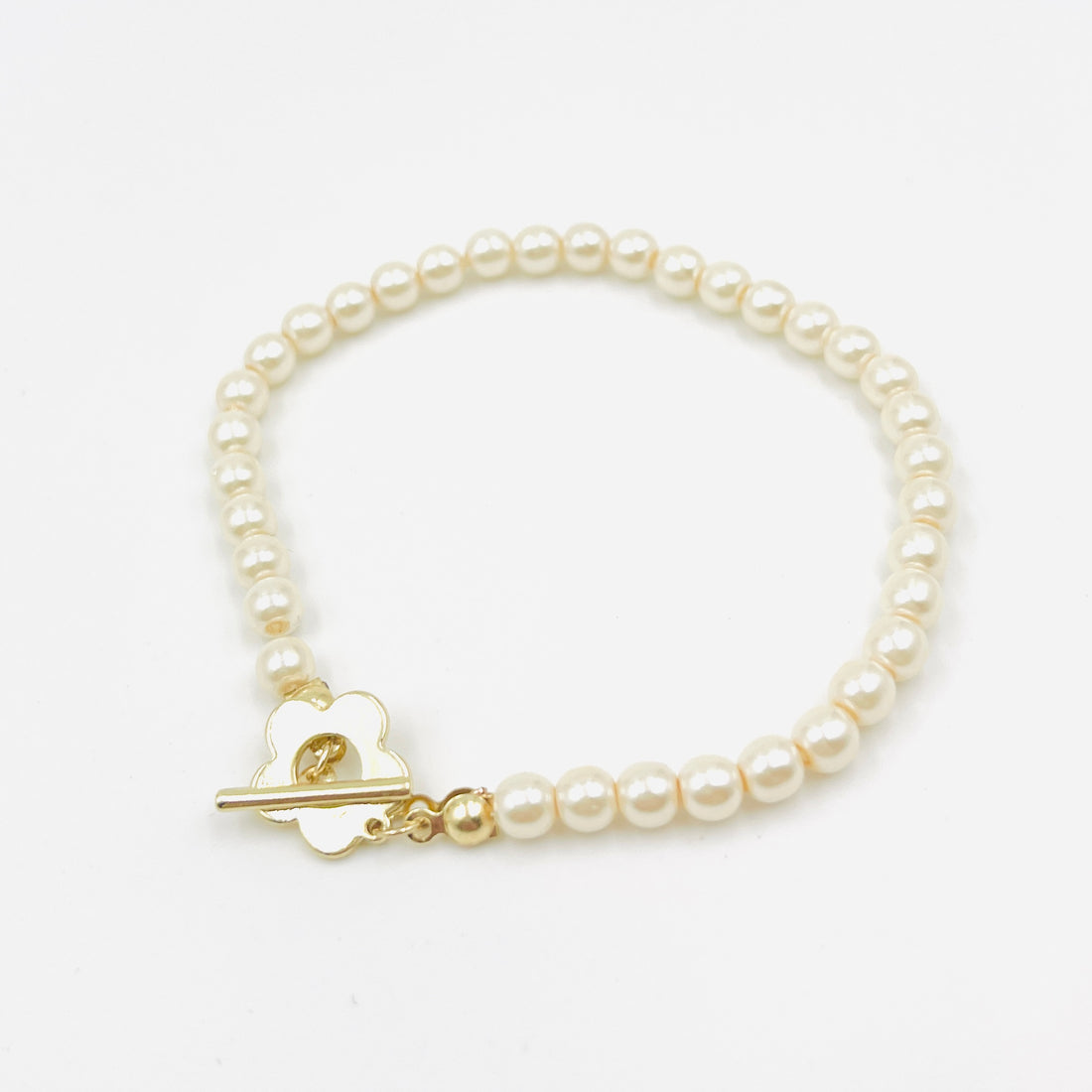 Cream pearl & flower bracelet