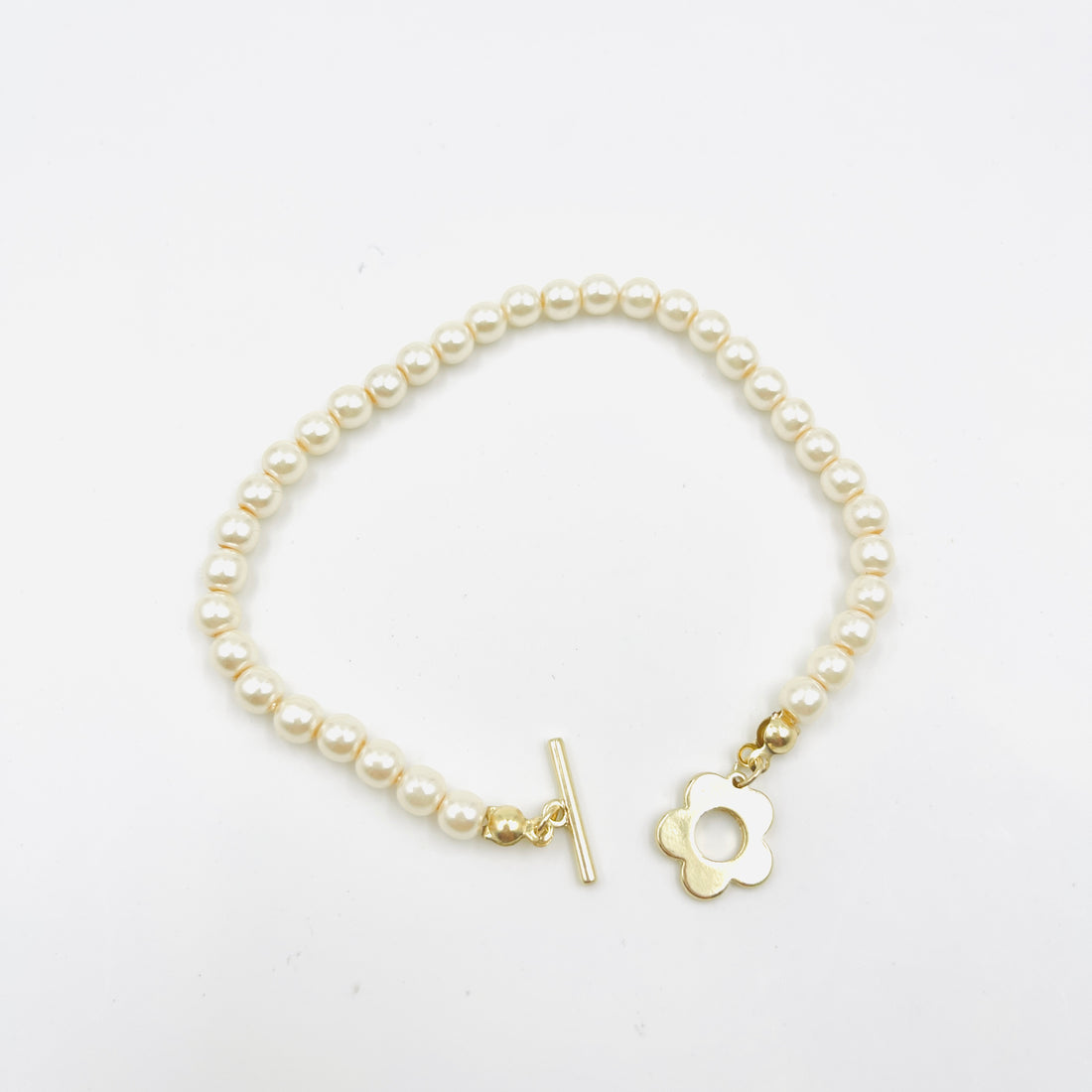 Cream pearl & flower bracelet