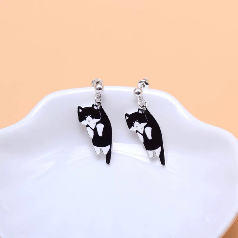 Hanging Black Cats - gold / silver