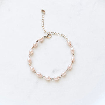 Pastel pink pearl bracelet