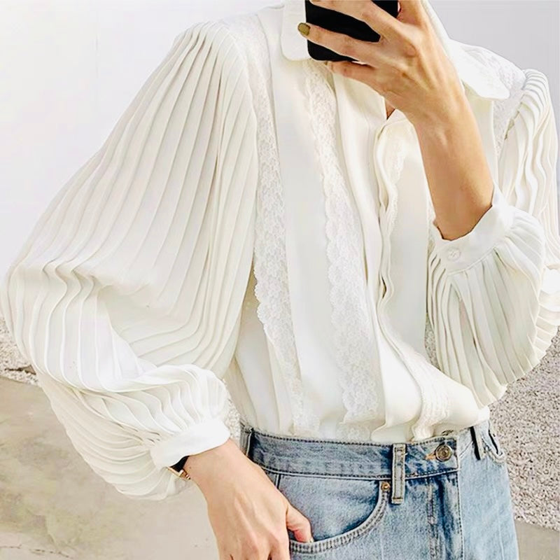 Silky pleated sleeve white shirt with lace details – Chili fashion