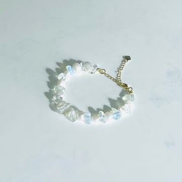 Handcrafted chunky freshwater pearl & moonstone bracelet