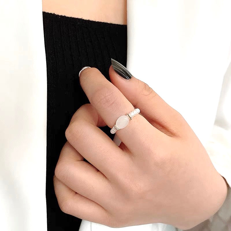 Elastic faux pearl ring