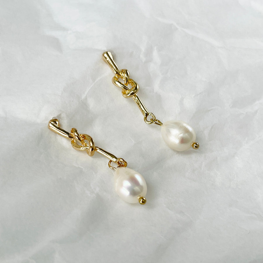 Fresh Water Pearl & Knot Earrings